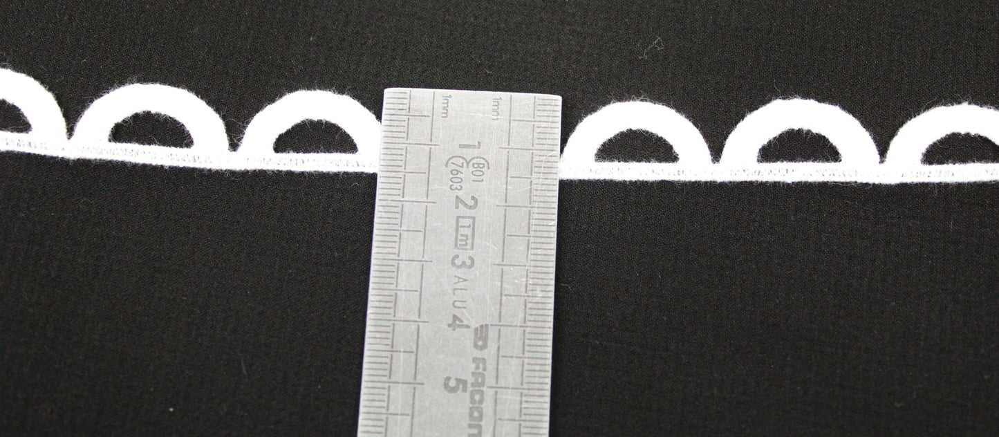 Galon - guipure blanche - motif demi-cercle - photo 2/3 | So Tissus