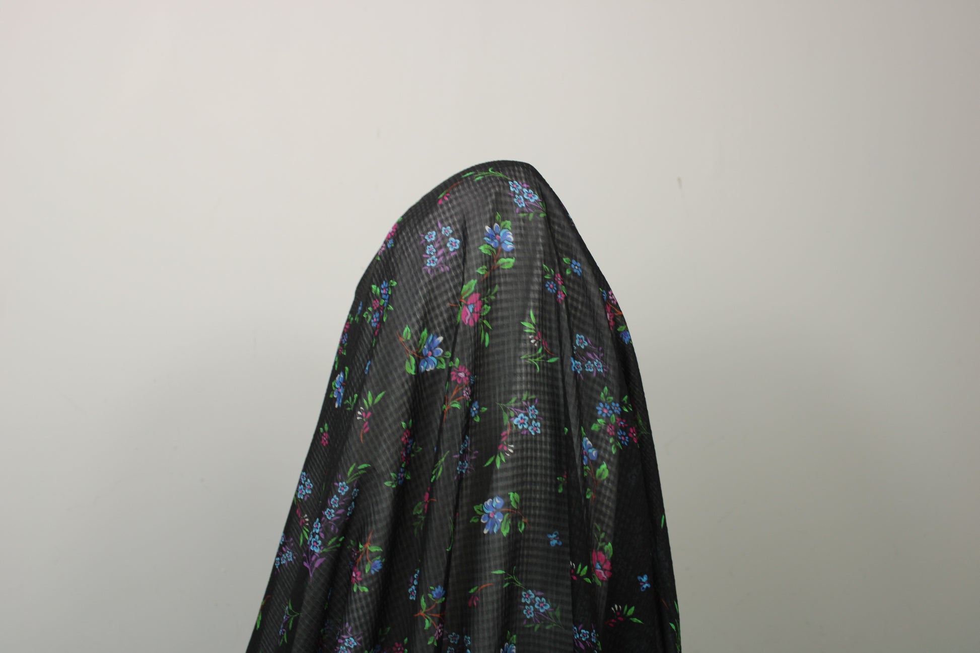 Tissu voile gaufré - imprimé fleuri - photo 3/6 | So Tissus