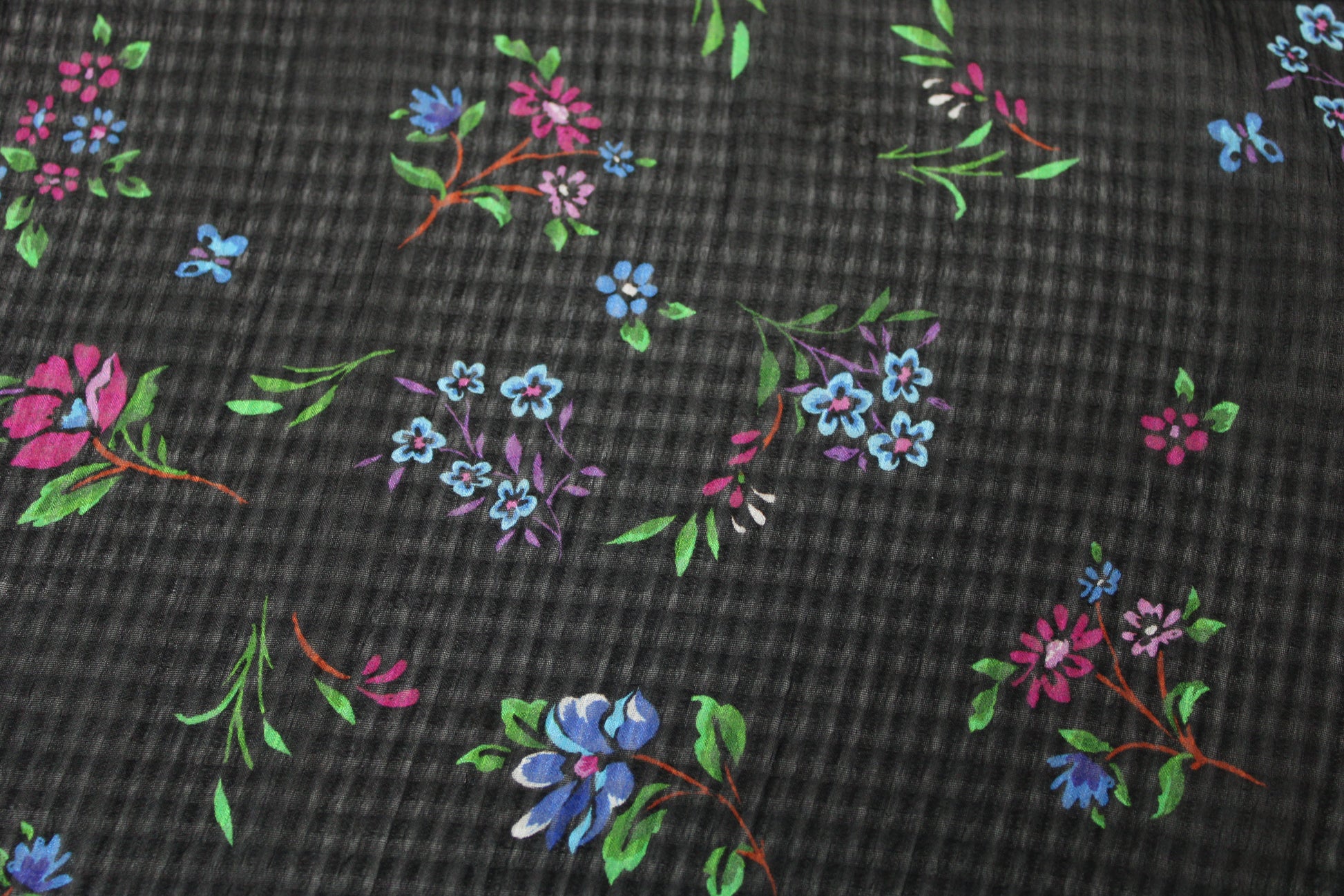 Tissu voile gaufré - imprimé fleuri - photo 4/6 | So Tissus