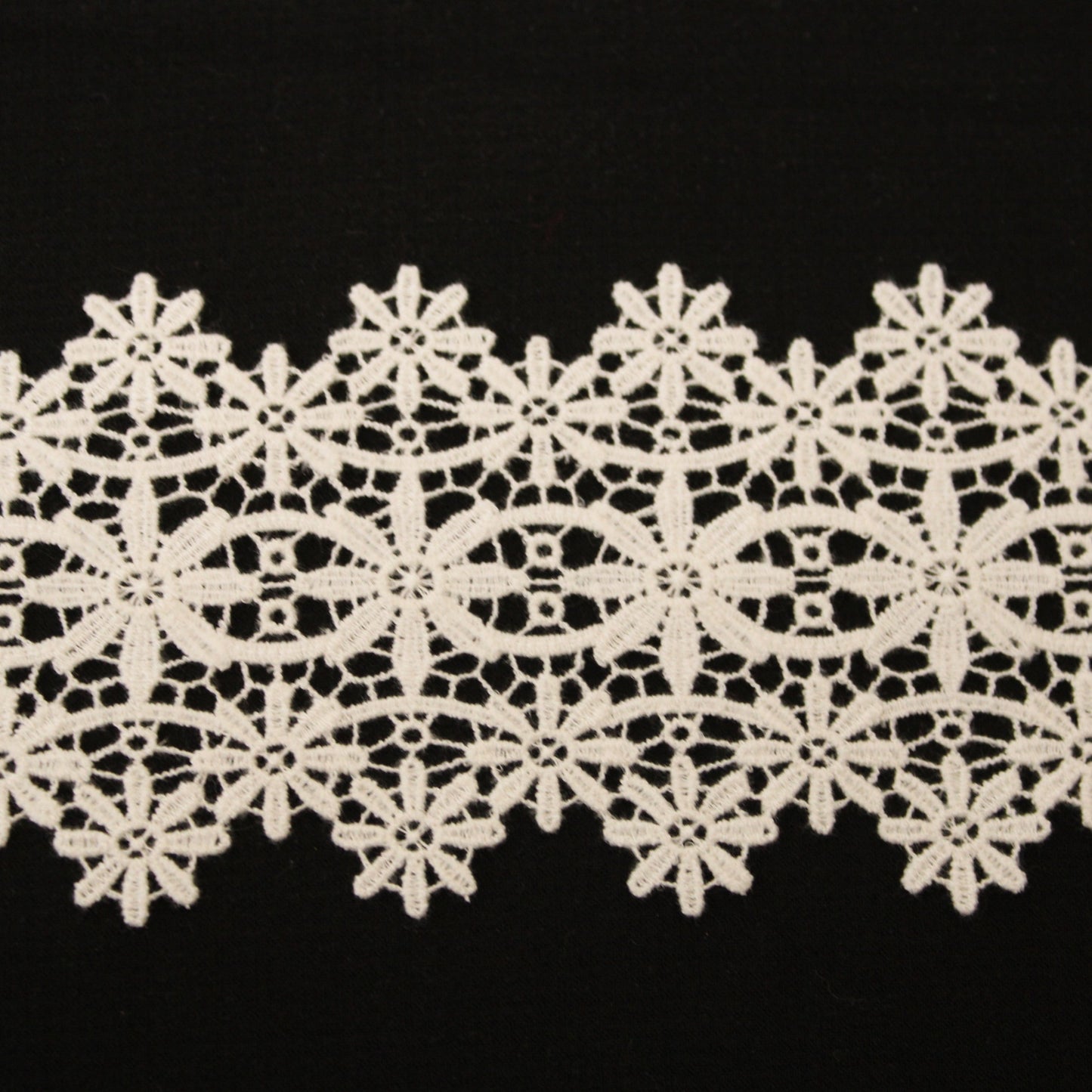Galon - guipure ivoire - motif fleuri - photo 1/3 | So Tissus