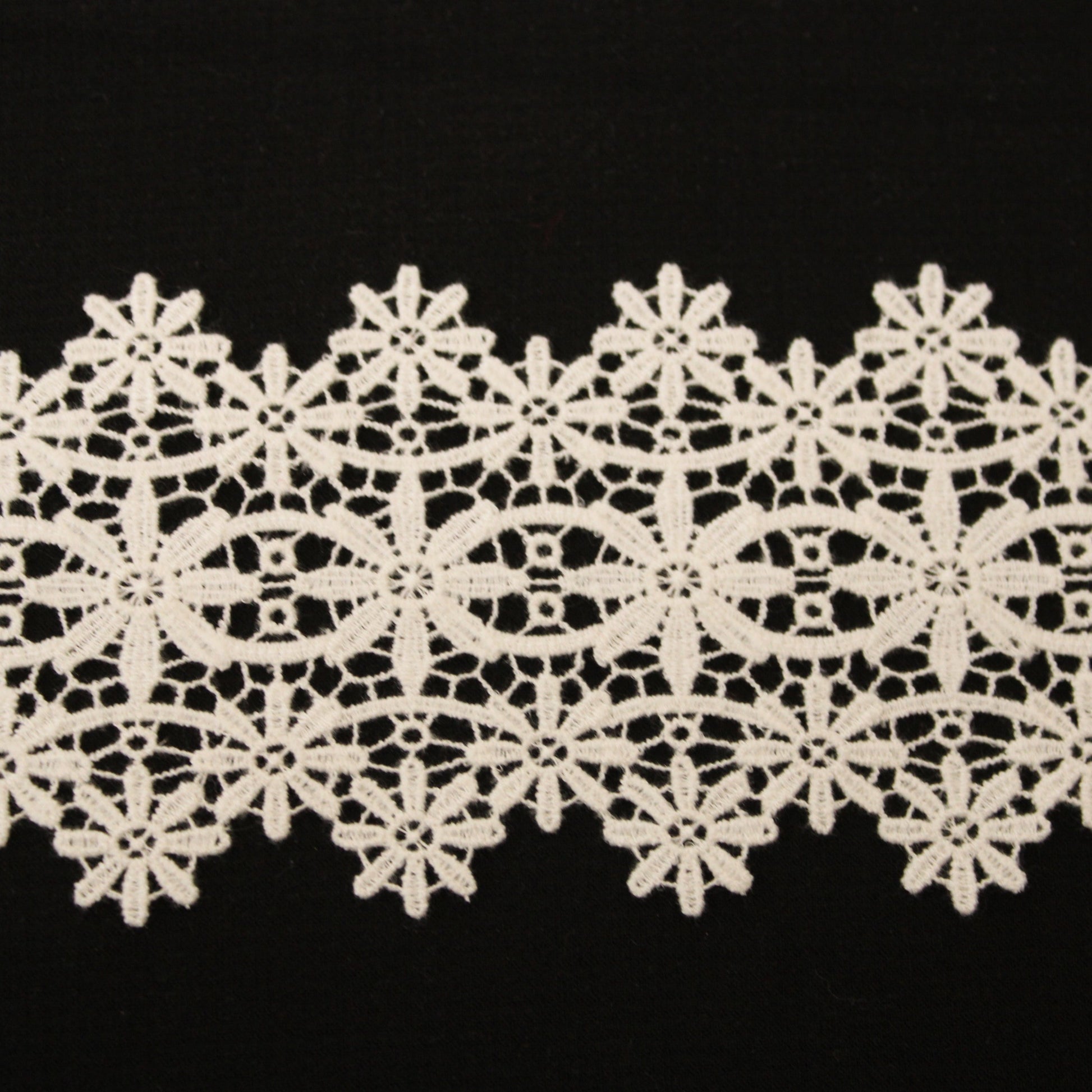 Galon - guipure ivoire - motif fleuri - photo 1/3 | So Tissus