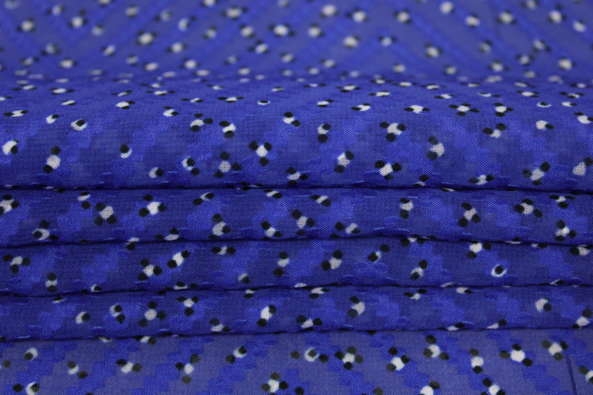 Tissu mousseline - imprimé moucheté et chevron - ton bleu nuit - photo 2/5 | So Tissus