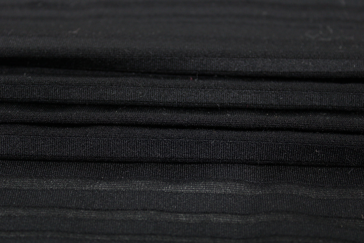 Tissu maille dévorée - à rayures - noir - photo 2/4 | So Tissus