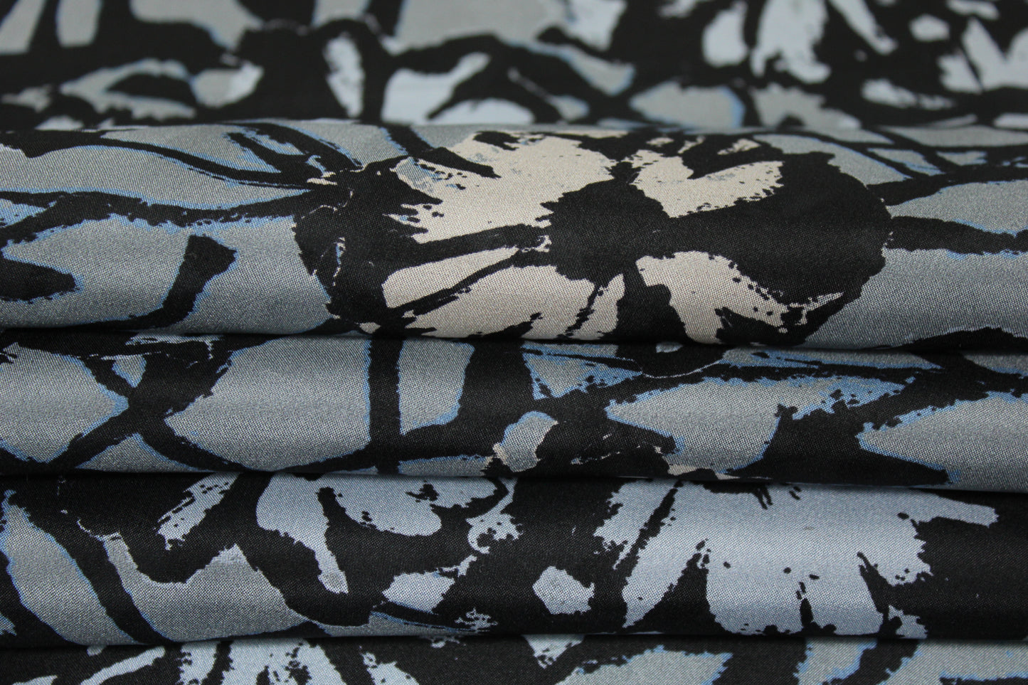 Tissu soie plume - imprimé fleurs abstraites - gris bleu - photo 2/5 | So Tissus