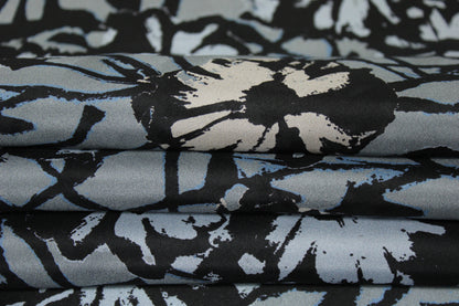 Tissu soie plume - imprimé fleurs abstraites - gris bleu - photo 2/5 | So Tissus