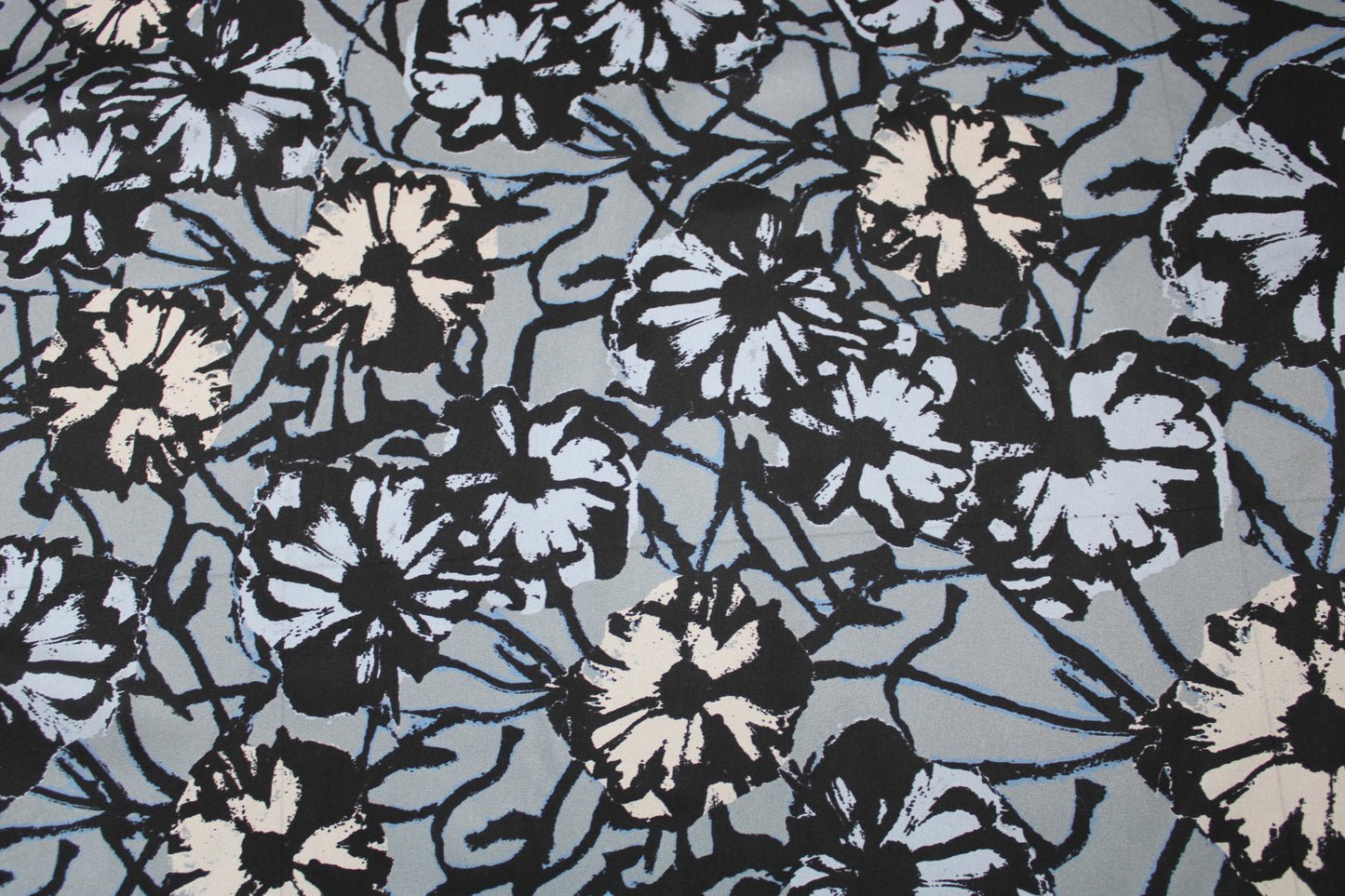 Tissu soie plume - imprimé fleurs abstraites - gris bleu - photo 4/5 | So Tissus