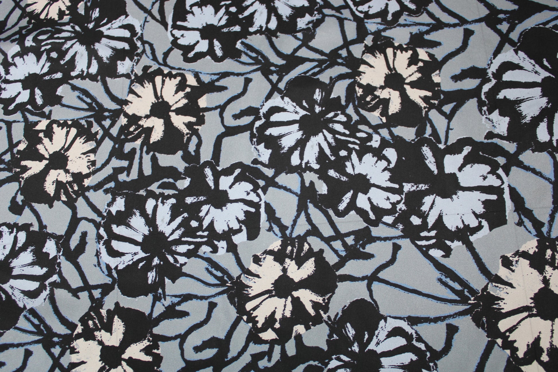 Tissu soie plume - imprimé fleurs abstraites - gris bleu - photo 4/5 | So Tissus