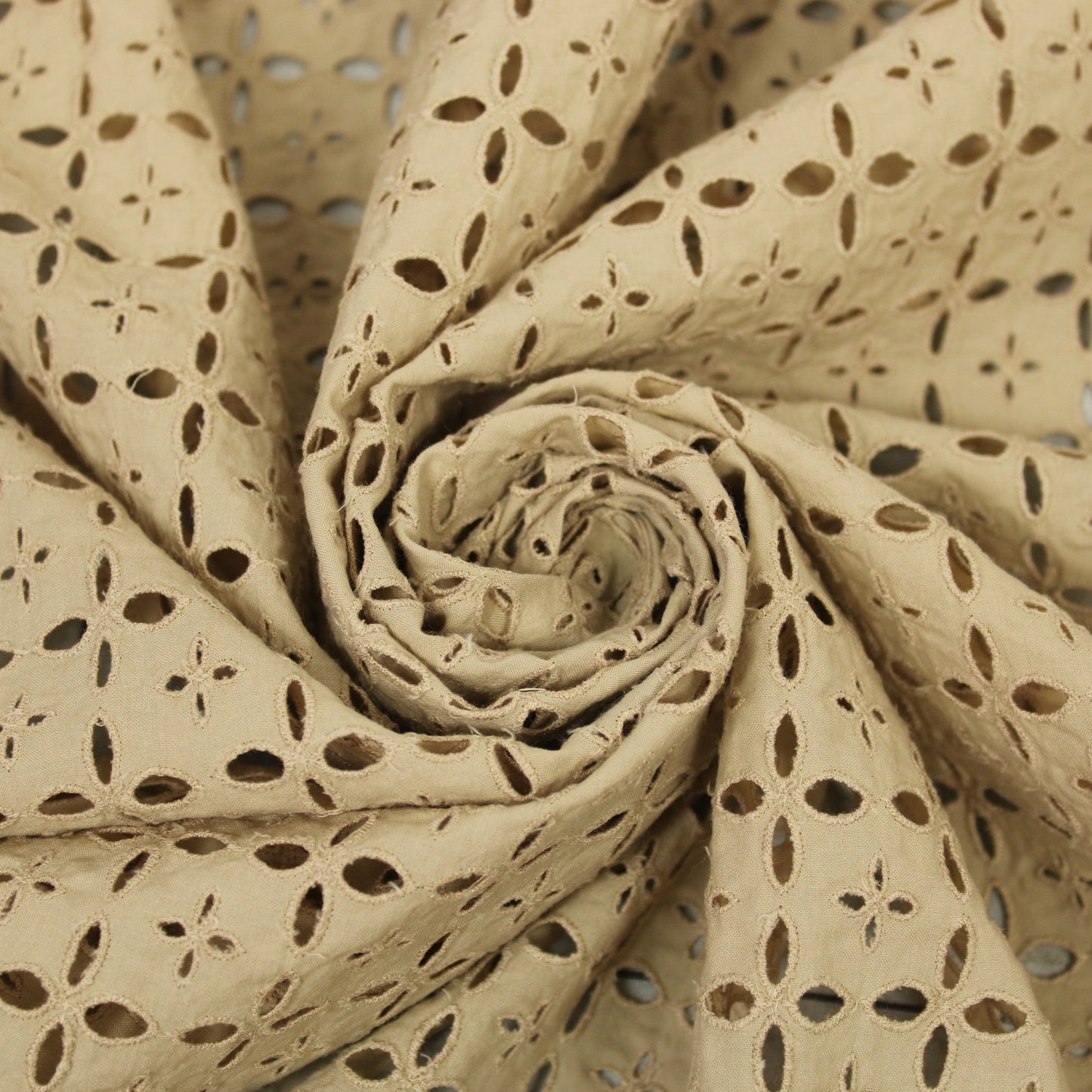 Tissu broderie anglaise - beige - photo 1/5 | So Tissus