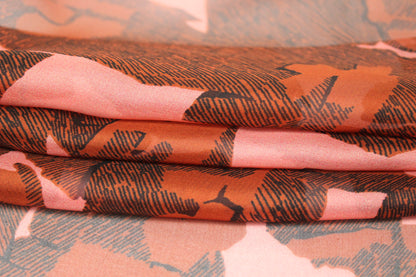 Tissu mousseline de soie- imprimé abstrait - ton rose et brique - photo 2/6 | So Tissus