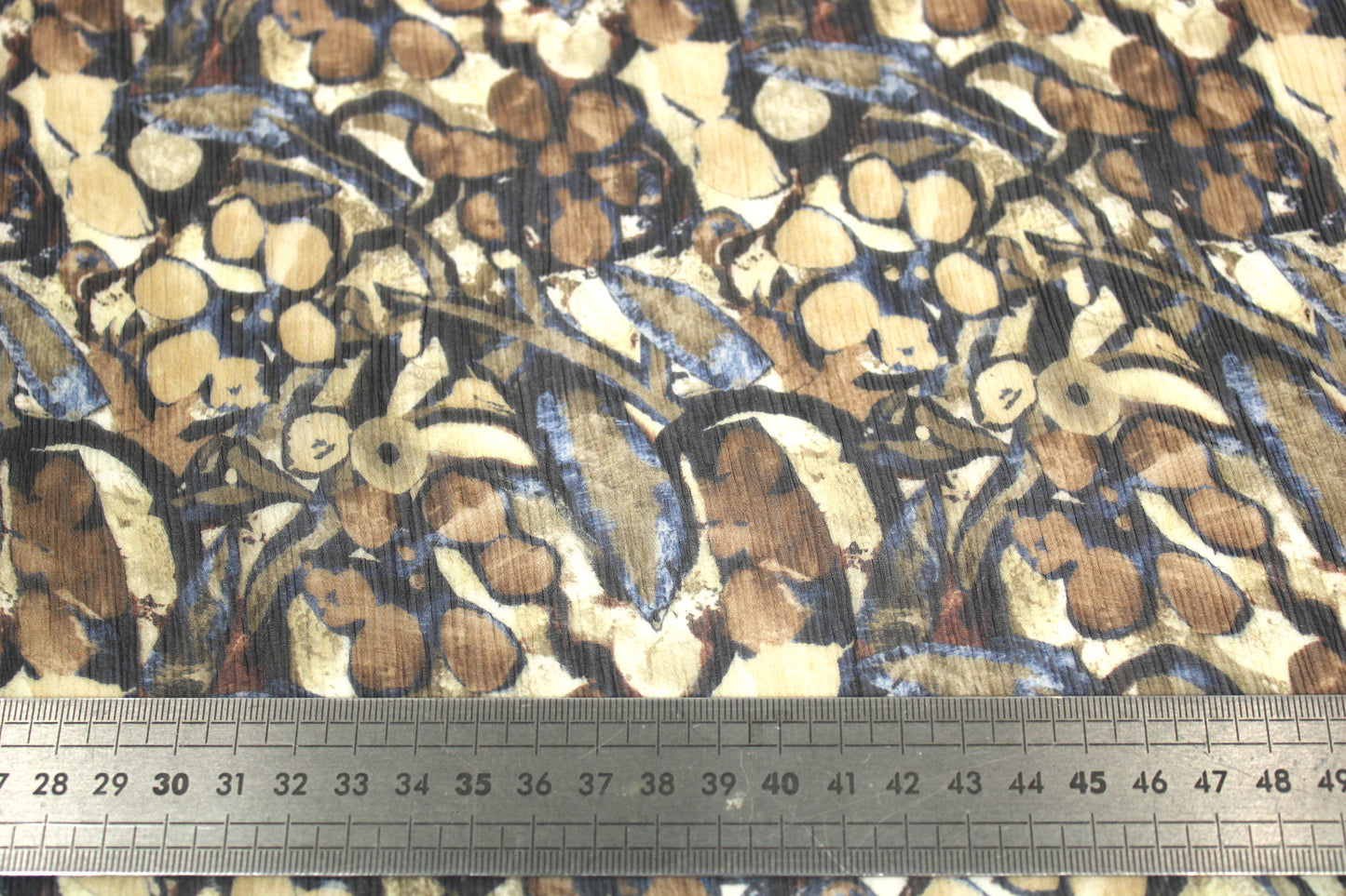Tissu mousseline soie - imprimé fleurs abstraites - ton marron beige - photo 4/4 | So Tissus