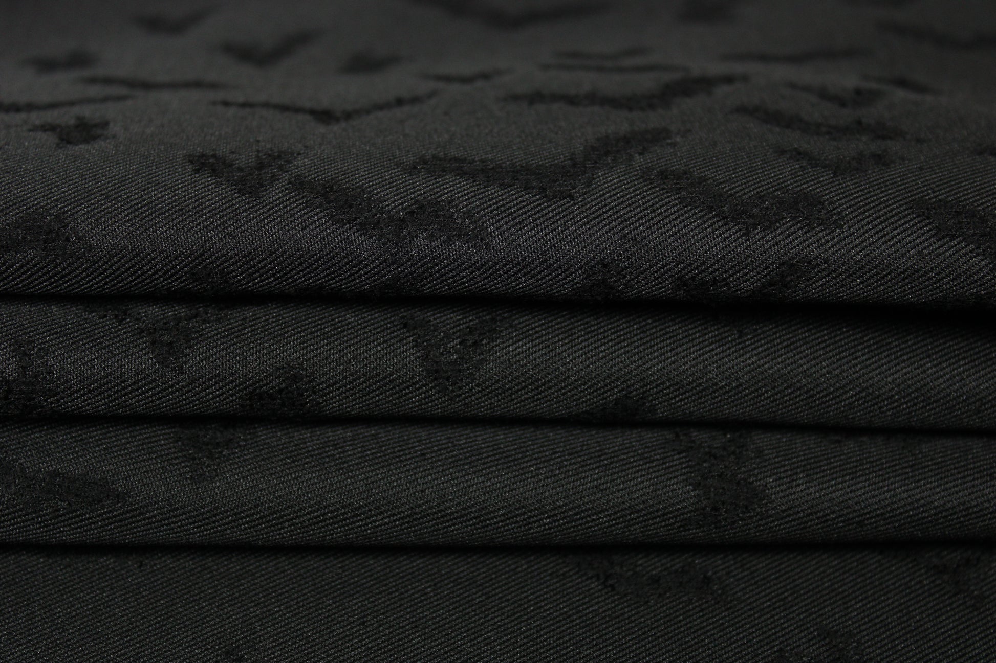 Tissu brocart motif chauve-souris - noir - photo 2/5 | So Tissus
