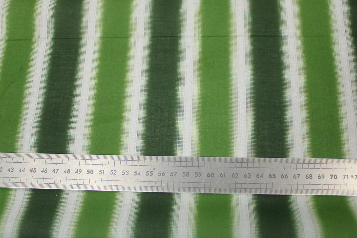 Tissu voile de coton - imprimé rayé - ton vert - photo 5/6 | So Tissus