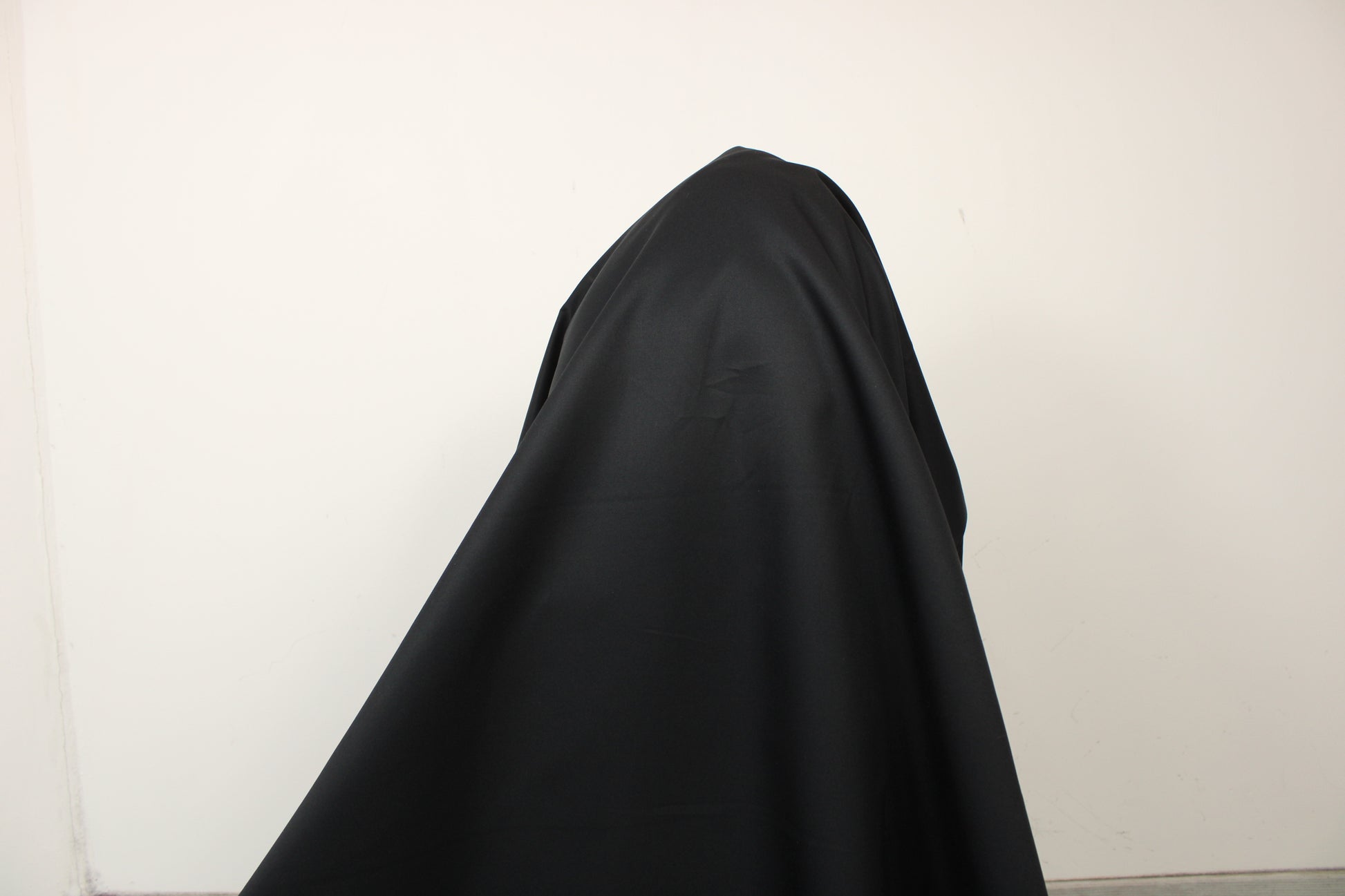 Tissu gabardine fine de coton - noir - photo 3/3 | So Tissus