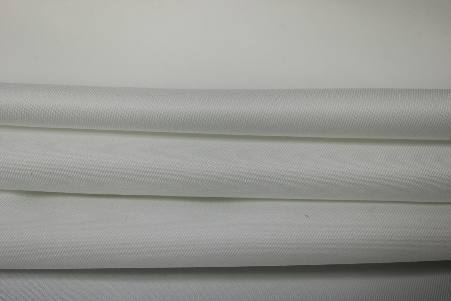 Tissu gabardine fine de coton - blanc - photo 2/3 | So Tissus