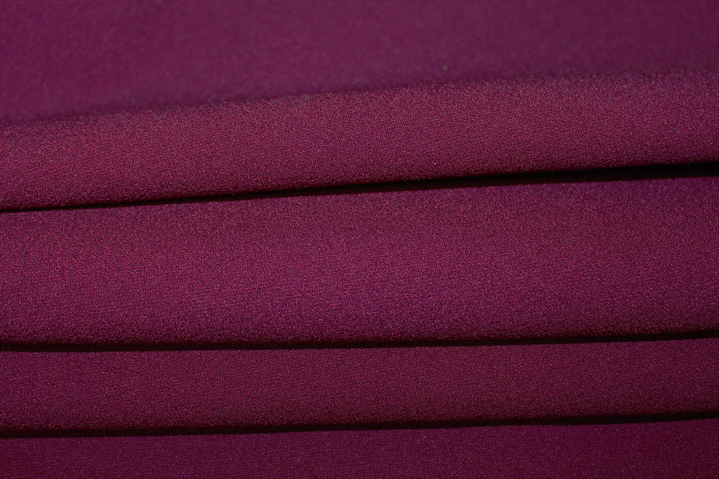 Tissus haute couture. Tissus au mètre pas cher. Tissus pas cher. Acheter tissus au mètre. Tissus français. Tissus de grandes maisons. Tissus haut de gamme. Tissus pour collection. Tissus pour createur. Jeune createur. Laine. Soie. Coton. Lin.