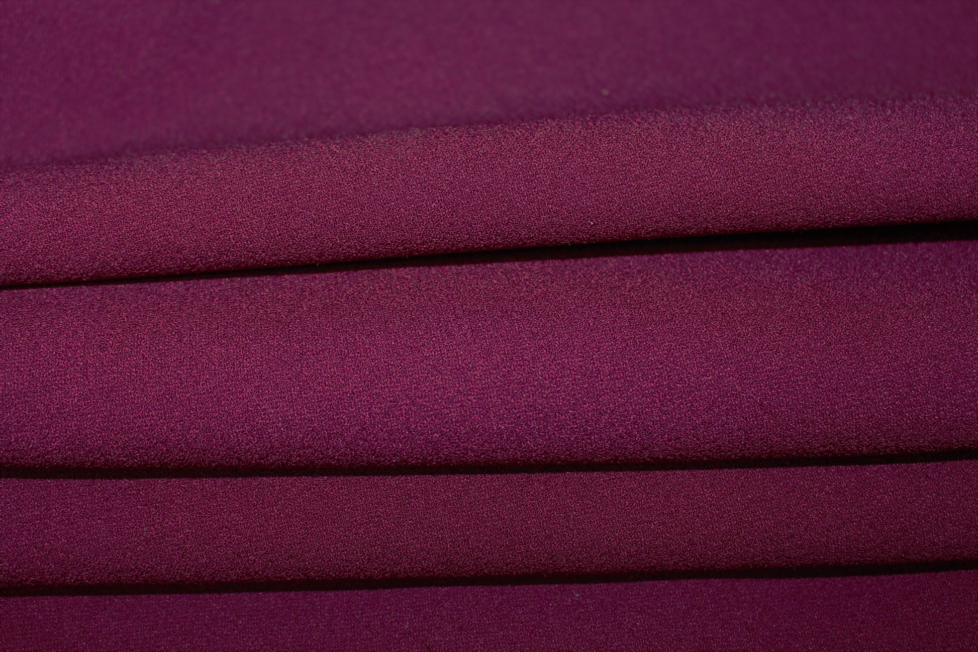 Tissus haute couture. Tissus au mètre pas cher. Tissus pas cher. Acheter tissus au mètre. Tissus français. Tissus de grandes maisons. Tissus haut de gamme. Tissus pour collection. Tissus pour createur. Jeune createur. Laine. Soie. Coton. Lin.