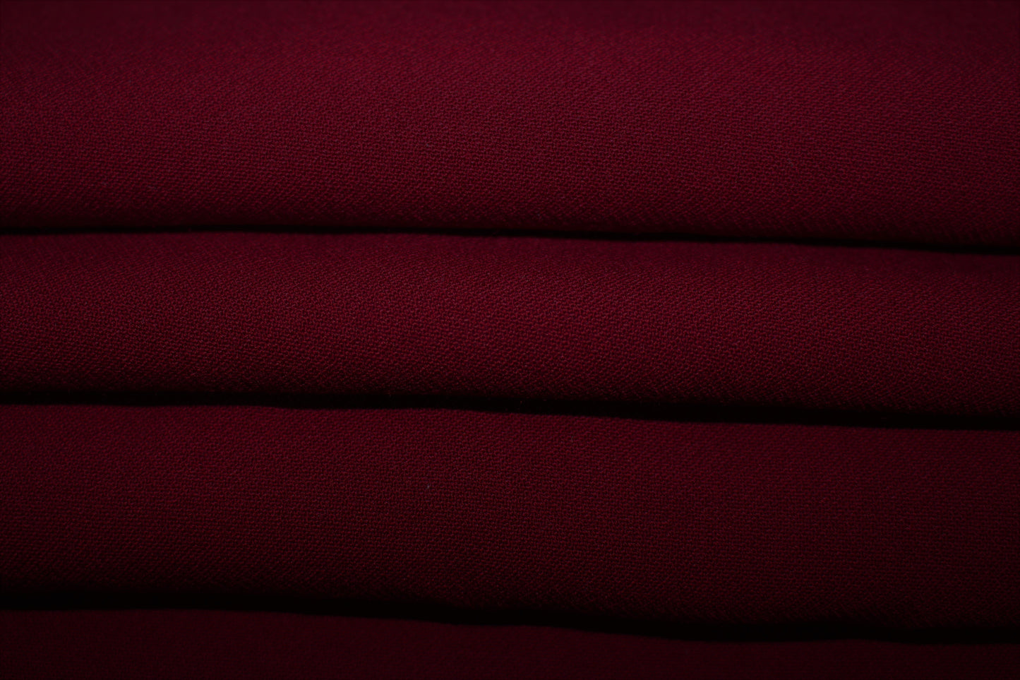 Tissus haute couture. Tissus au mètre pas cher. Tissus pas cher. Acheter tissus au mètre. Tissus français. Tissus de grandes maisons. Tissus haut de gamme. Tissus pour collection. Tissus pour createur. Jeune createur. Laine. Soie. Coton. Lin.