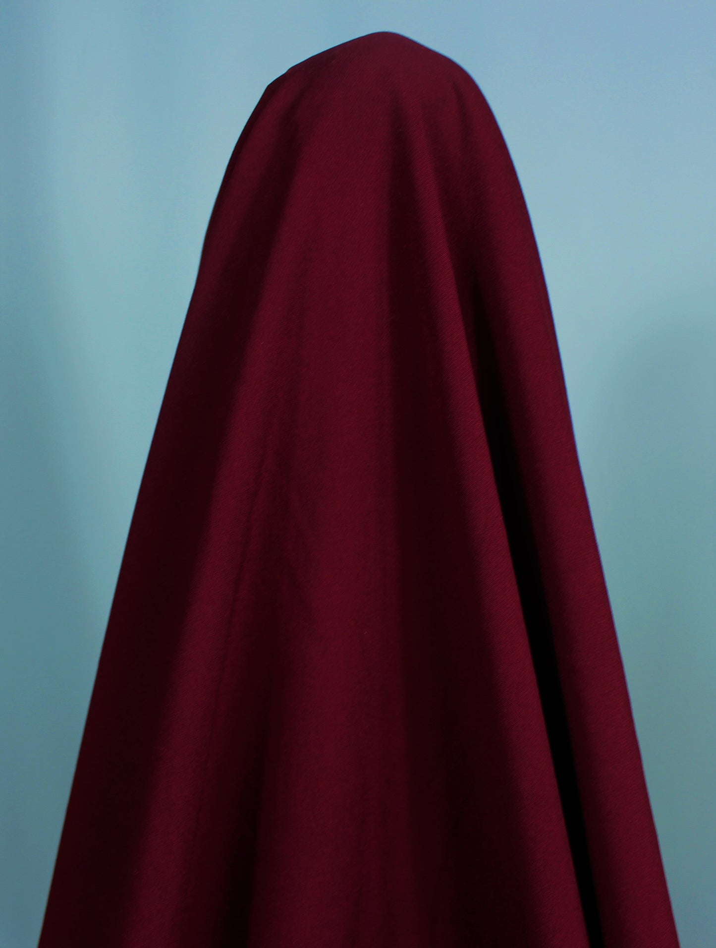 Tissus haute couture. Tissus au mètre pas cher. Tissus pas cher. Acheter tissus au mètre. Tissus français. Tissus de grandes maisons. Tissus haut de gamme. Tissus pour collection. Tissus pour createur. Jeune createur. Laine. Soie. Coton. Lin.