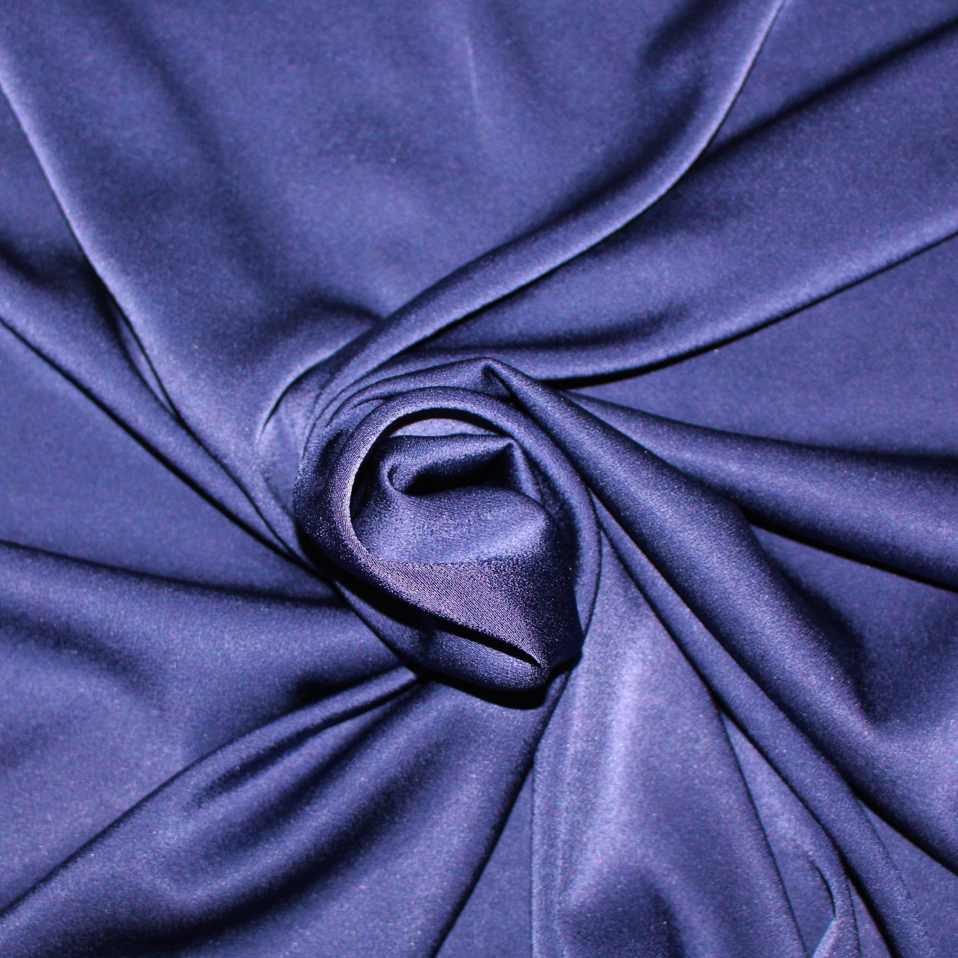 Tissus haute couture. Tissus au mètre pas cher. Tissus pas cher. Acheter tissus au mètre. Tissus français. Tissus de grandes maisons. Tissus haut de gamme. Tissus pour collection. Tissus pour createur. Jeune createur. Laine. Soie. Coton. Lin.