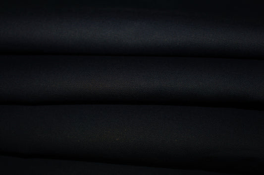 Tissus haute couture. Tissus au mètre pas cher. Tissus pas cher. Acheter tissus au mètre. Tissus français. Tissus de grandes maisons. Tissus haut de gamme. Tissus pour collection. Tissus pour createur. Jeune createur. Laine. Soie. Coton. Lin.