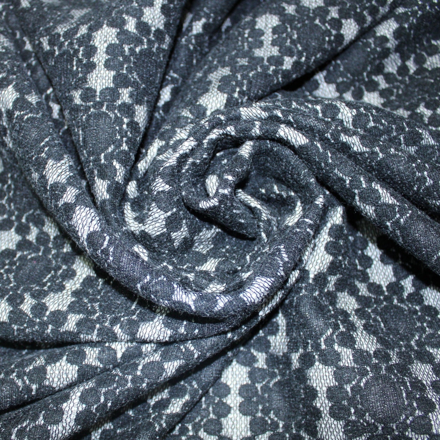 Coupon de 2 mètres - dentelle épaisse -  noir - photo 1/4 | So Tissus