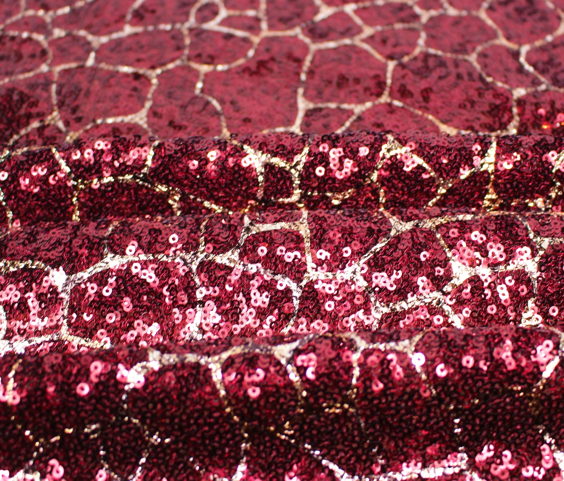 Tissu sequin - motif tacheté - bordeaux et doré - photo 2/5 | So Tissus