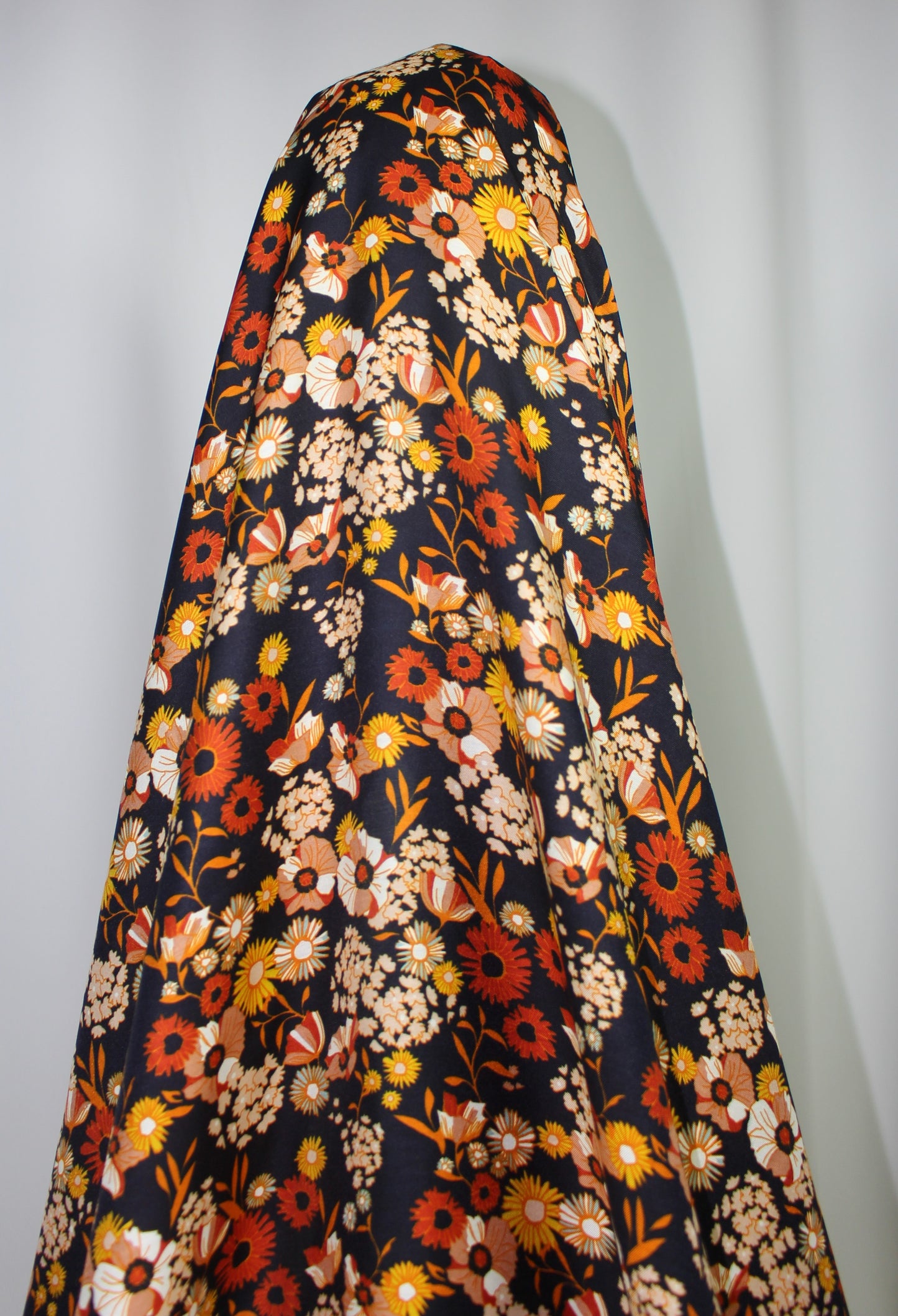 Tissu twill de soie viscose- imprimé fleuri - photo 2/4 | So Tissus