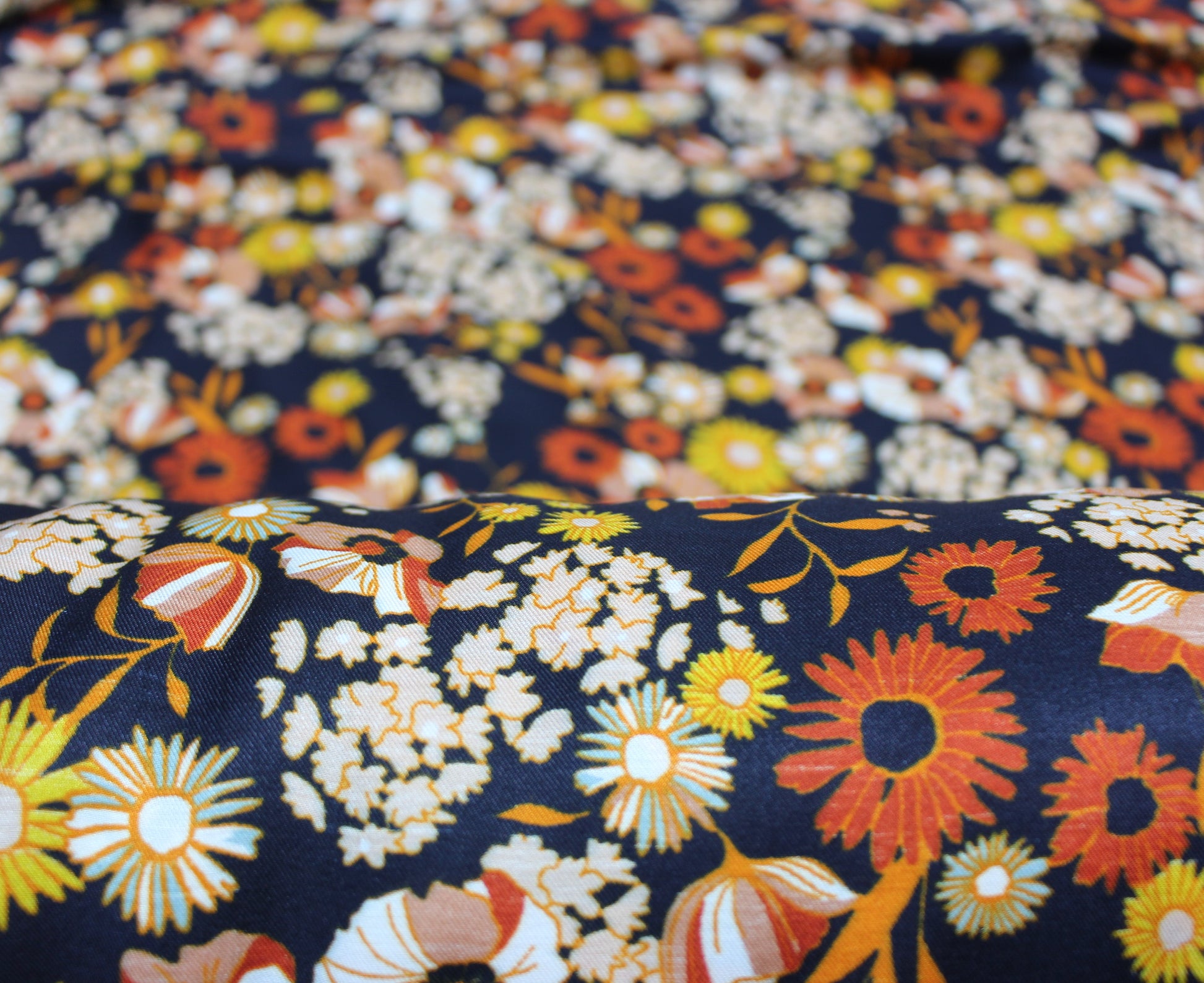 Tissu twill de soie viscose- imprimé fleuri - photo 4/4 | So Tissus