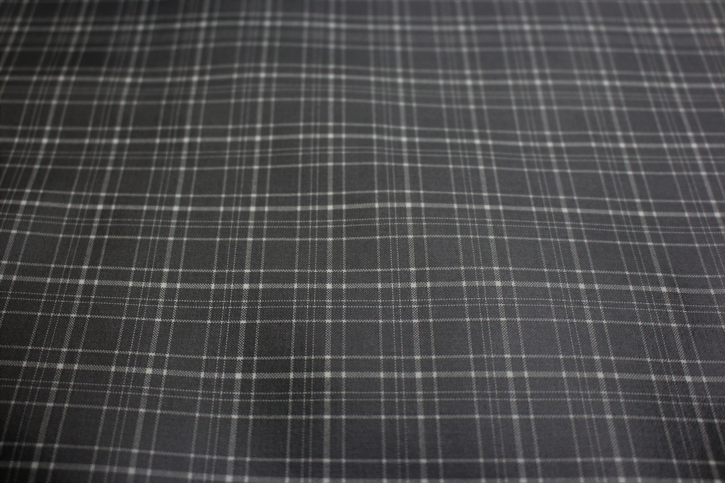 Tissus haute couture. Tissus au mètre pas cher. Tissus pas cher. Acheter tissus au mètre. Tissus français. Tissus de grandes maisons. Tissus haut de gamme. Tissus pour collection. Tissus pour createur. Jeune createur. Laine. Soie. Coton. Lin.