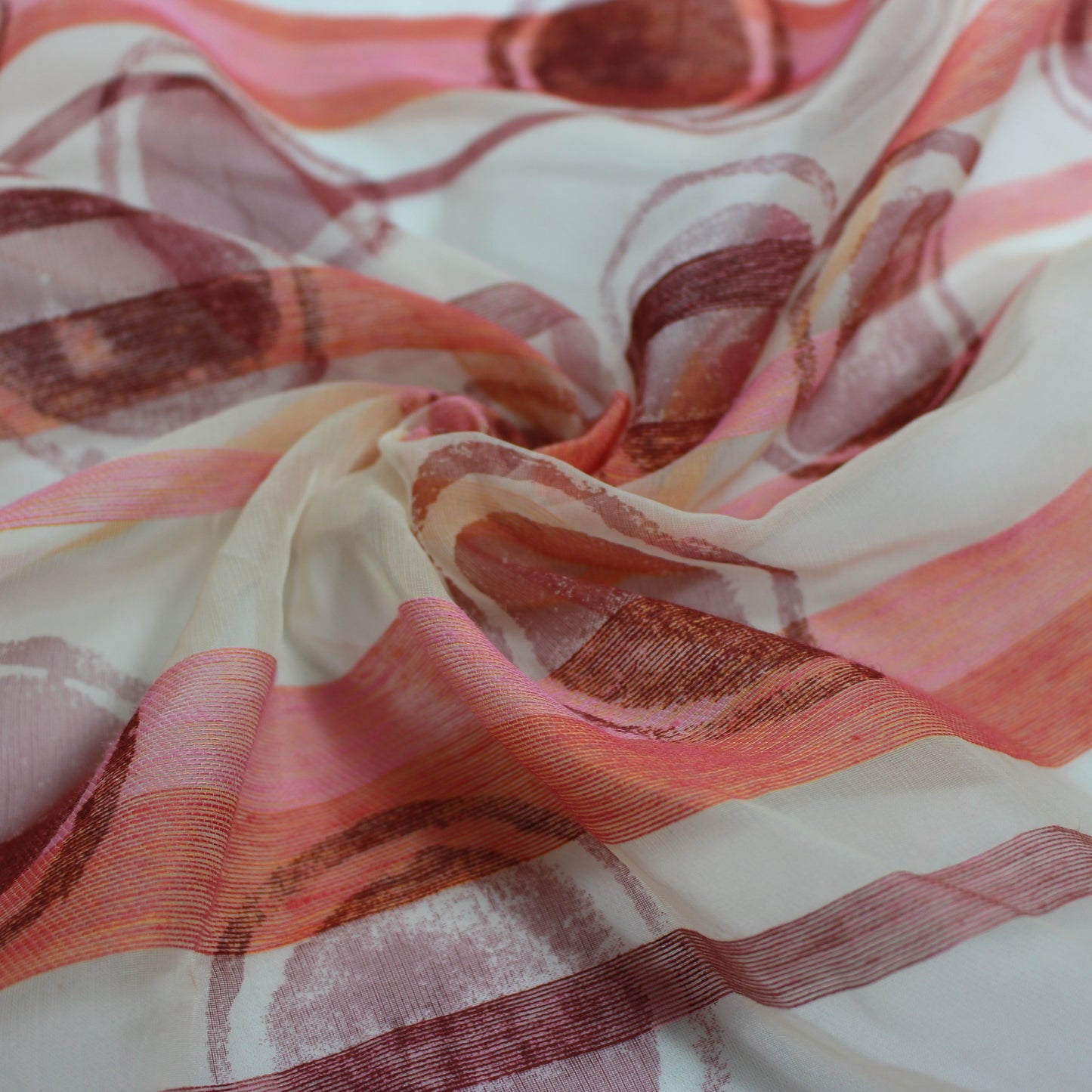 Tissu organza de soie - imprimé géométrique - photo 1/7 | So Tissus