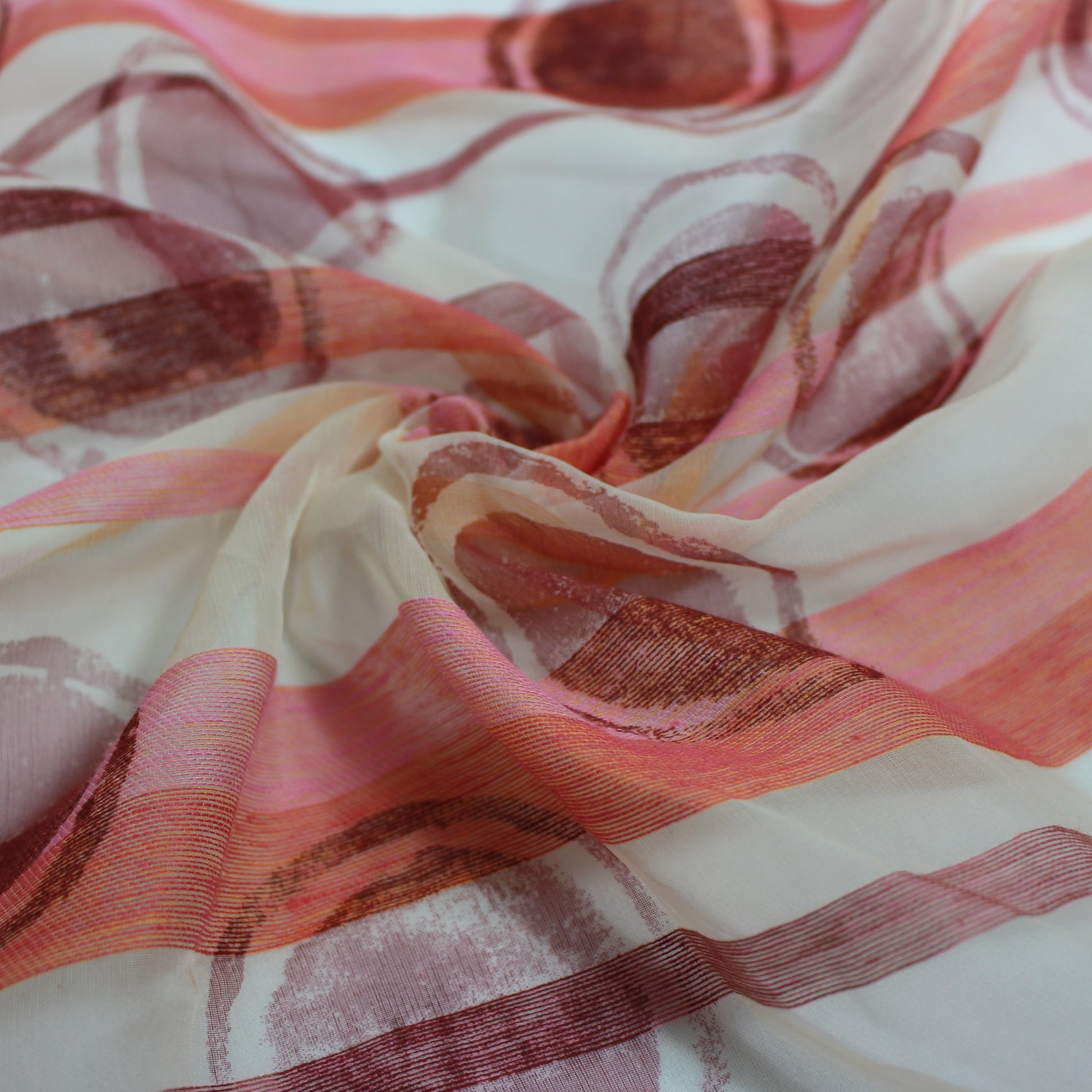 Tissu organza de soie - imprimé géométrique - photo 1/7 | So Tissus