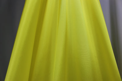 Tissus haute couture. Tissus au mètre pas cher. Tissus pas cher. Acheter tissus au mètre. Tissus français. Tissus de grandes maisons. Tissus haut de gamme. Tissus pour collection. Tissus pour createur. Jeune createur. Laine. Soie. Coton. Lin.