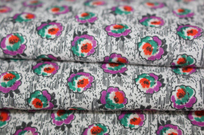Tissus haute couture. Tissus au mètre pas cher. Tissus pas cher. Acheter tissus au mètre. Tissus français. Tissus de grandes maisons. Tissus haut de gamme. Tissus pour collection. Tissus pour createur. Jeune createur. Laine. Soie. Coton. Lin.