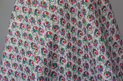 Tissus haute couture. Tissus au mètre pas cher. Tissus pas cher. Acheter tissus au mètre. Tissus français. Tissus de grandes maisons. Tissus haut de gamme. Tissus pour collection. Tissus pour createur. Jeune createur. Laine. Soie. Coton. Lin.