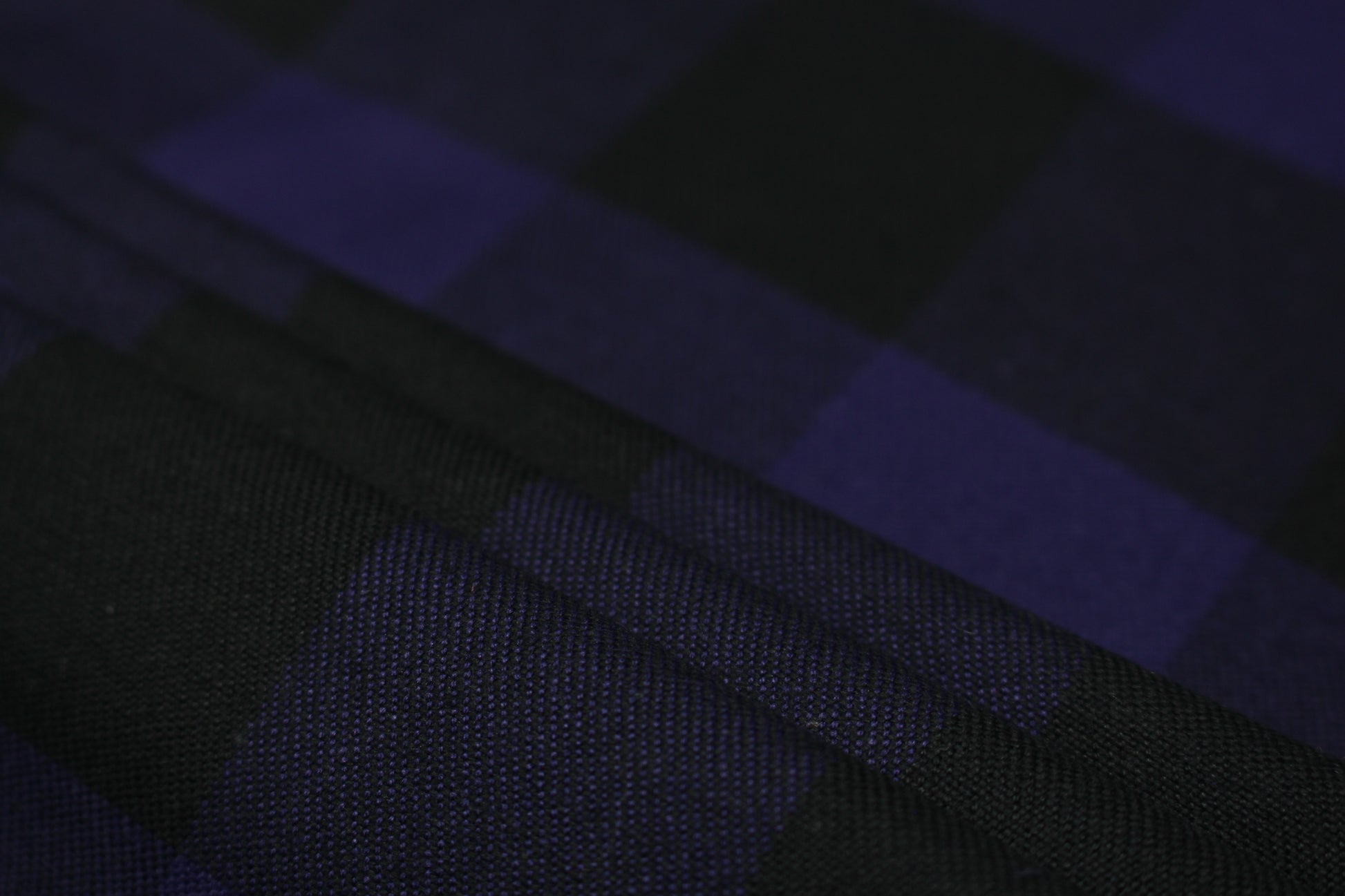 Tissus haute couture. Tissus au mètre pas cher. Tissus pas cher. Acheter tissus au mètre. Tissus français. Tissus de grandes maisons. Tissus haut de gamme. Tissus pour collection. Tissus pour createur. Jeune createur. Laine. Soie. Coton. Lin.