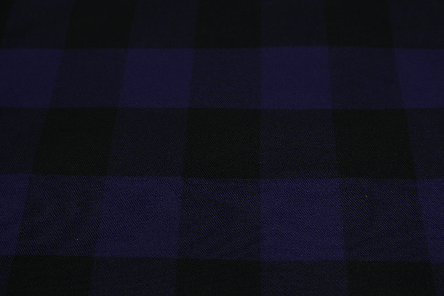 Tissus haute couture. Tissus au mètre pas cher. Tissus pas cher. Acheter tissus au mètre. Tissus français. Tissus de grandes maisons. Tissus haut de gamme. Tissus pour collection. Tissus pour createur. Jeune createur. Laine. Soie. Coton. Lin.