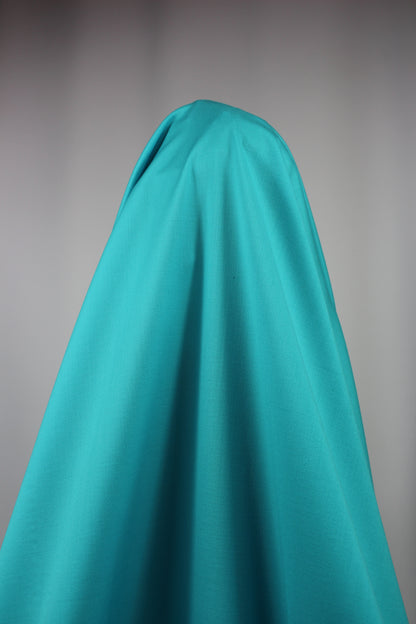 Tissus haute couture. Tissus au mètre pas cher. Tissus pas cher. Acheter tissus au mètre. Tissus français. Tissus de grandes maisons. Tissus haut de gamme. Tissus pour collection. Tissus pour createur. Jeune createur. Laine. Soie. Coton. Lin.