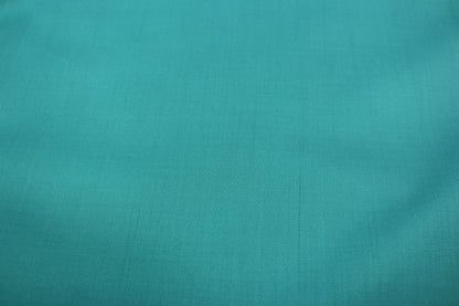 Tissus haute couture. Tissus au mètre pas cher. Tissus pas cher. Acheter tissus au mètre. Tissus français. Tissus de grandes maisons. Tissus haut de gamme. Tissus pour collection. Tissus pour createur. Jeune createur. Laine. Soie. Coton. Lin.