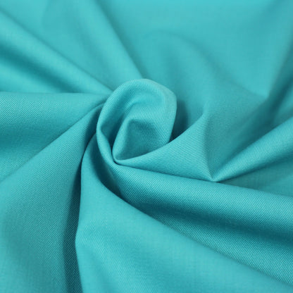 Tissus haute couture. Tissus au mètre pas cher. Tissus pas cher. Acheter tissus au mètre. Tissus français. Tissus de grandes maisons. Tissus haut de gamme. Tissus pour collection. Tissus pour createur. Jeune createur. Laine. Soie. Coton. Lin.