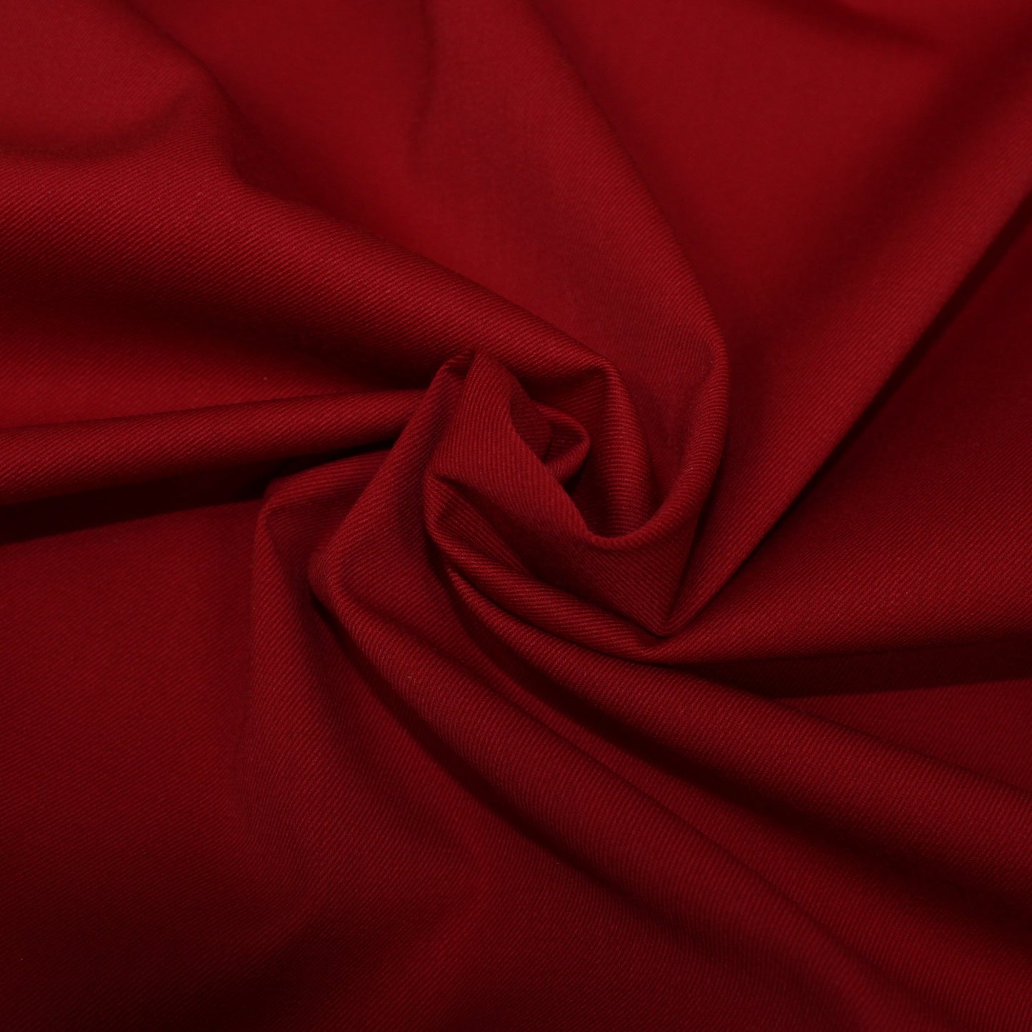 Tissus haute couture. Tissus au mètre pas cher. Tissus pas cher. Acheter tissus au mètre. Tissus français. Tissus de grandes maisons. Tissus haut de gamme. Tissus pour collection. Tissus pour createur. Jeune createur. Laine. Soie. Coton. Lin.