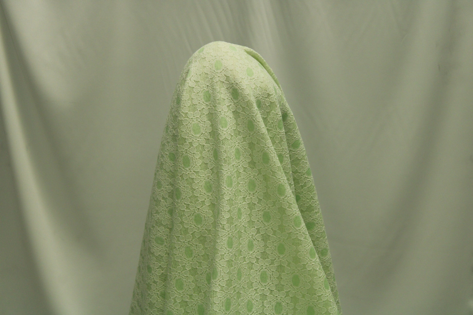 Tissu dentelle épaisse -  vert citron - photo 3/4 | So Tissus