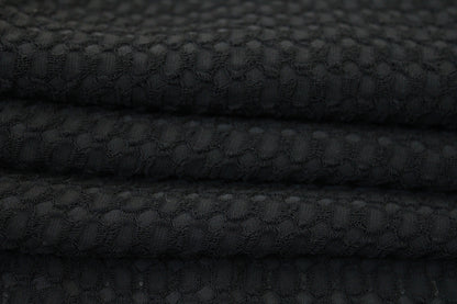Tissu crêpe gaufré - noir - photo 2/3 | So Tissus