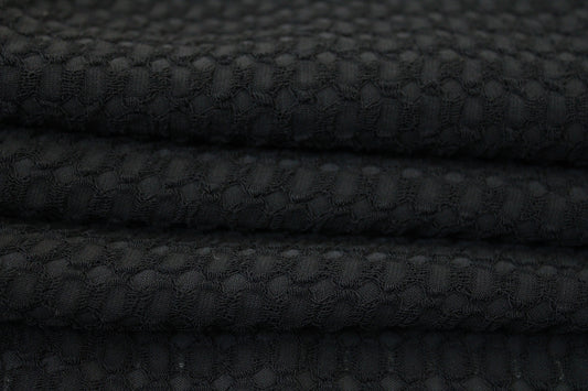 Tissu crêpe gaufré - noir - photo 2/3 | So Tissus