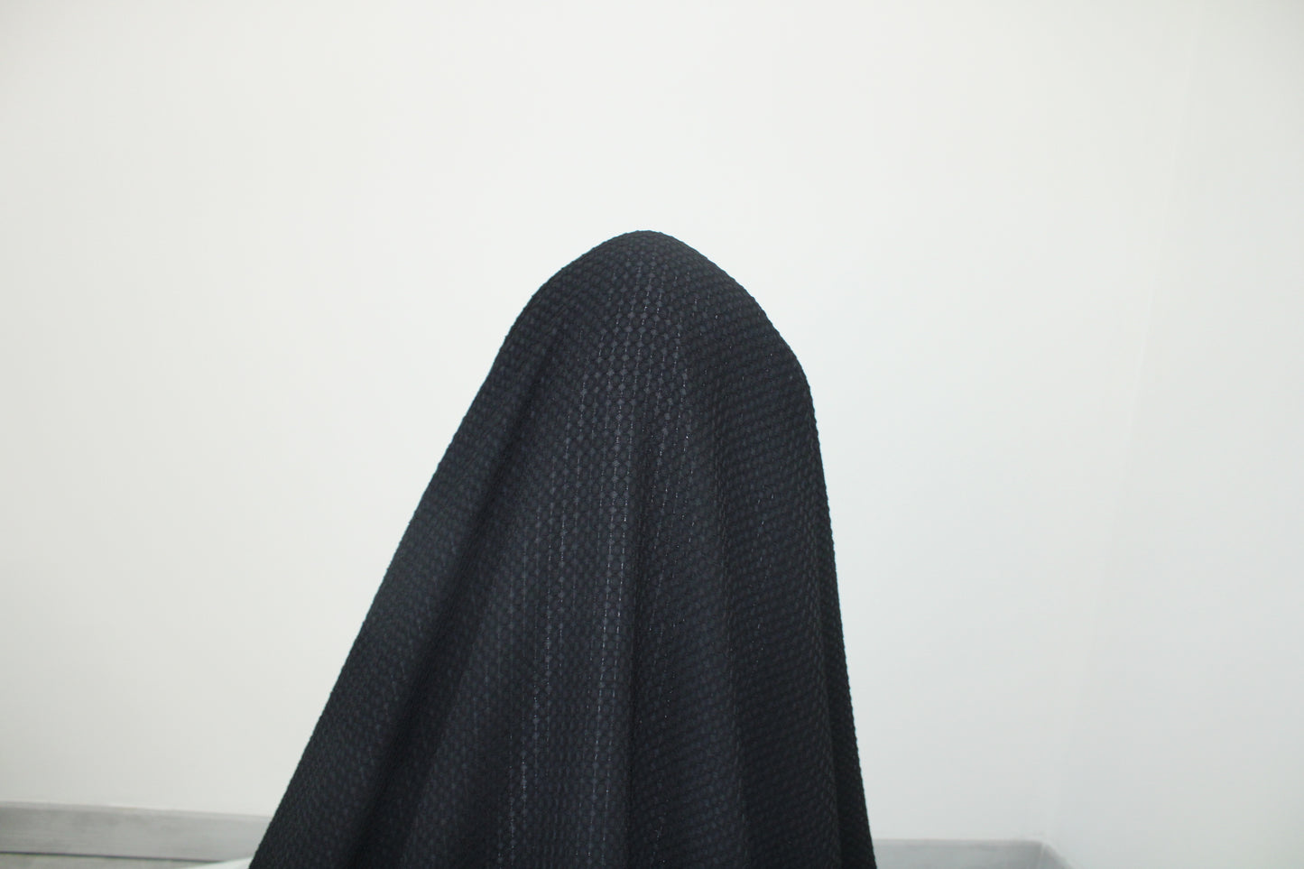 Tissu crêpe gaufré - noir - photo 3/3 | So Tissus