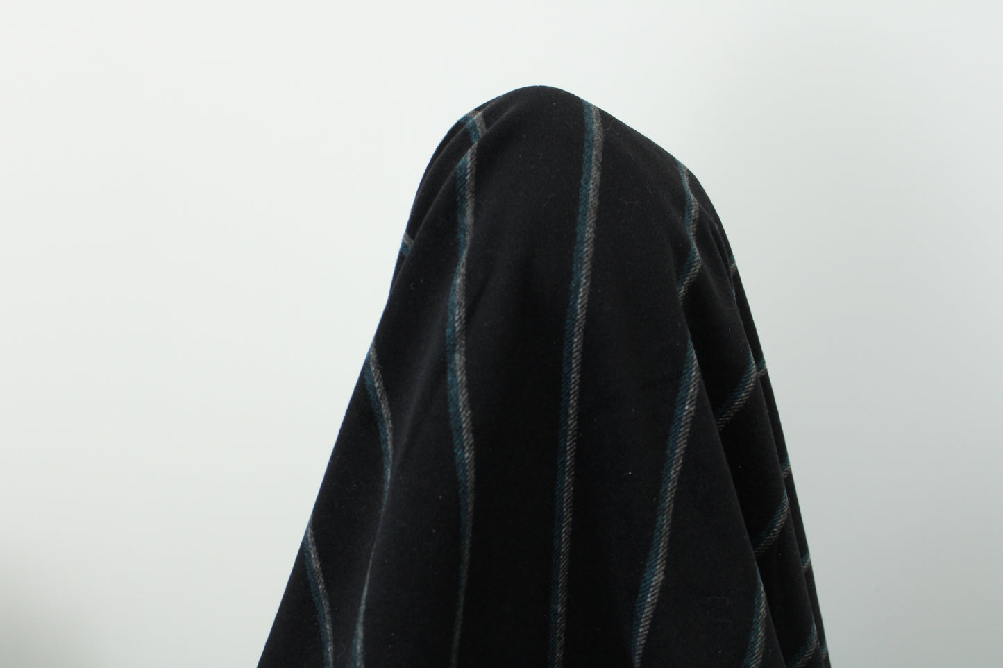 Tissu drap de laine - noir à rayures - photo 3/4 | So Tissus