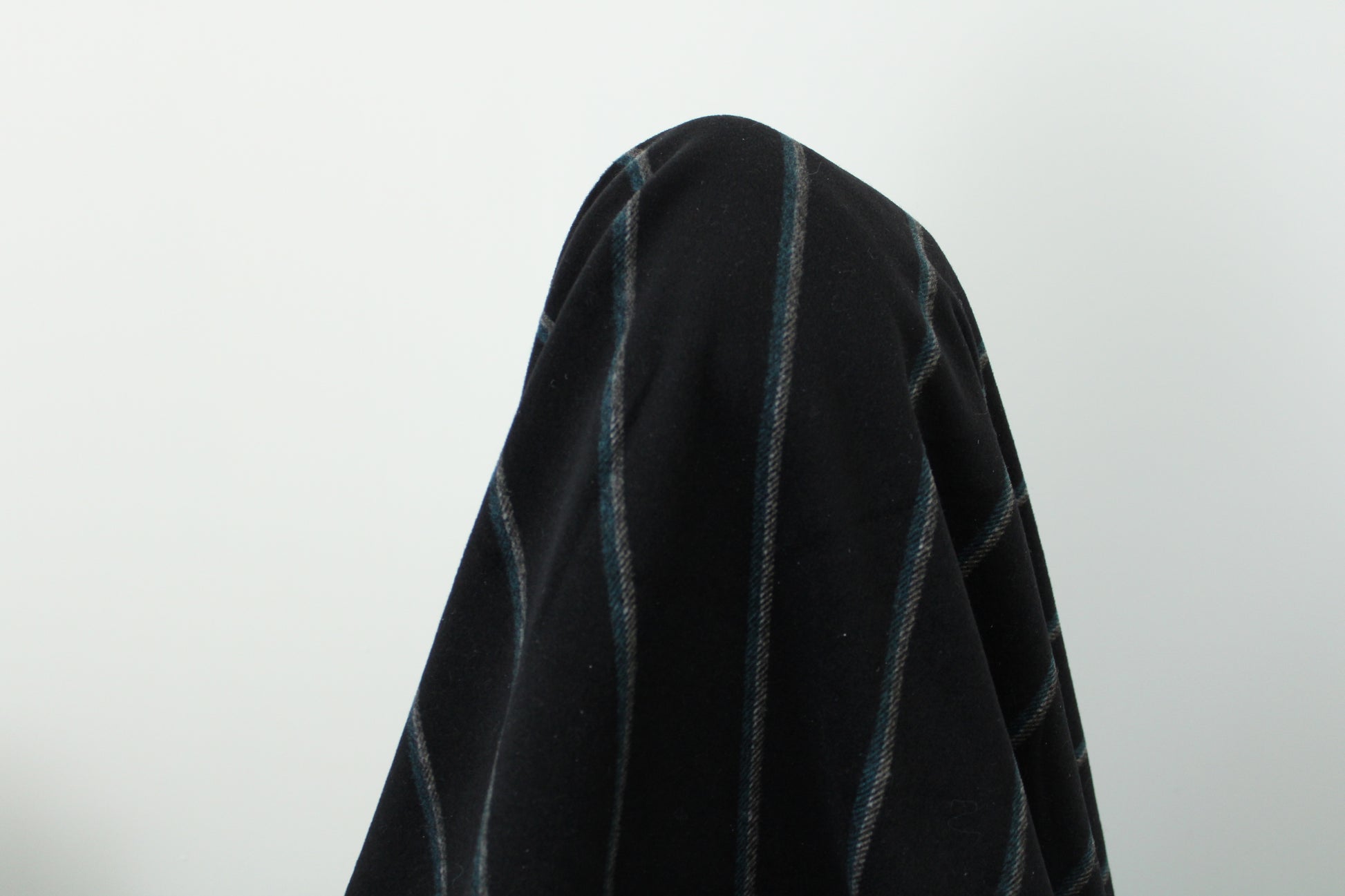 Tissu drap de laine - noir à rayures - photo 3/4 | So Tissus