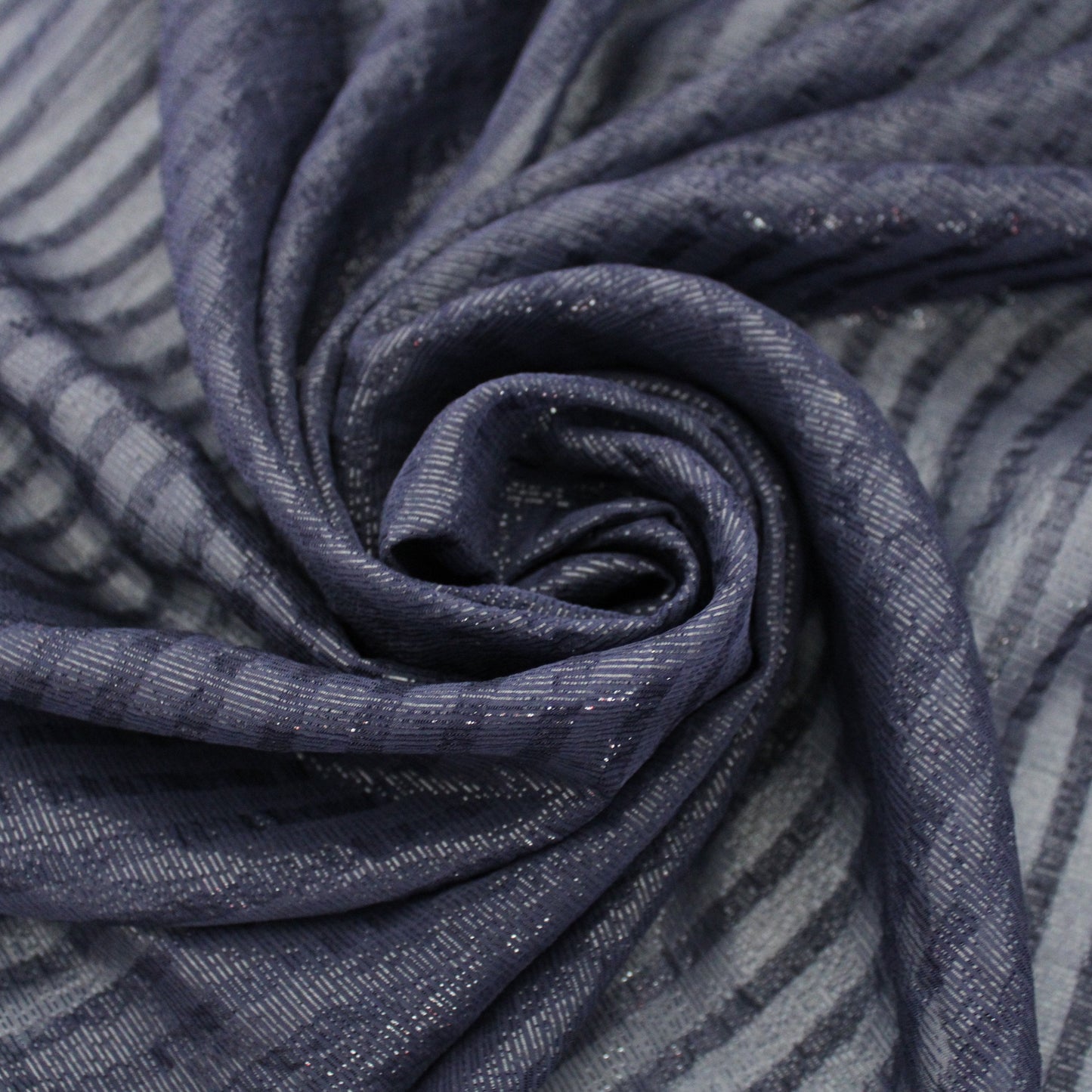 Tissu mousseline de soie et lurex - à rayures ton bleu marine - photo 1/4 | So Tissus