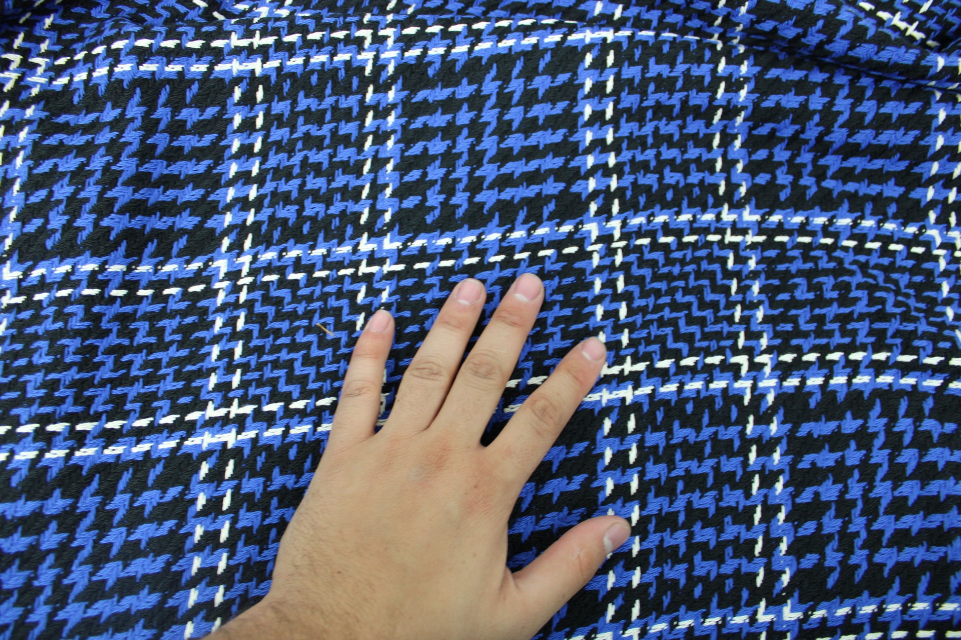 Tissu tweed coton - à carreaux noir et bleu - photo 5/5 | So Tissus