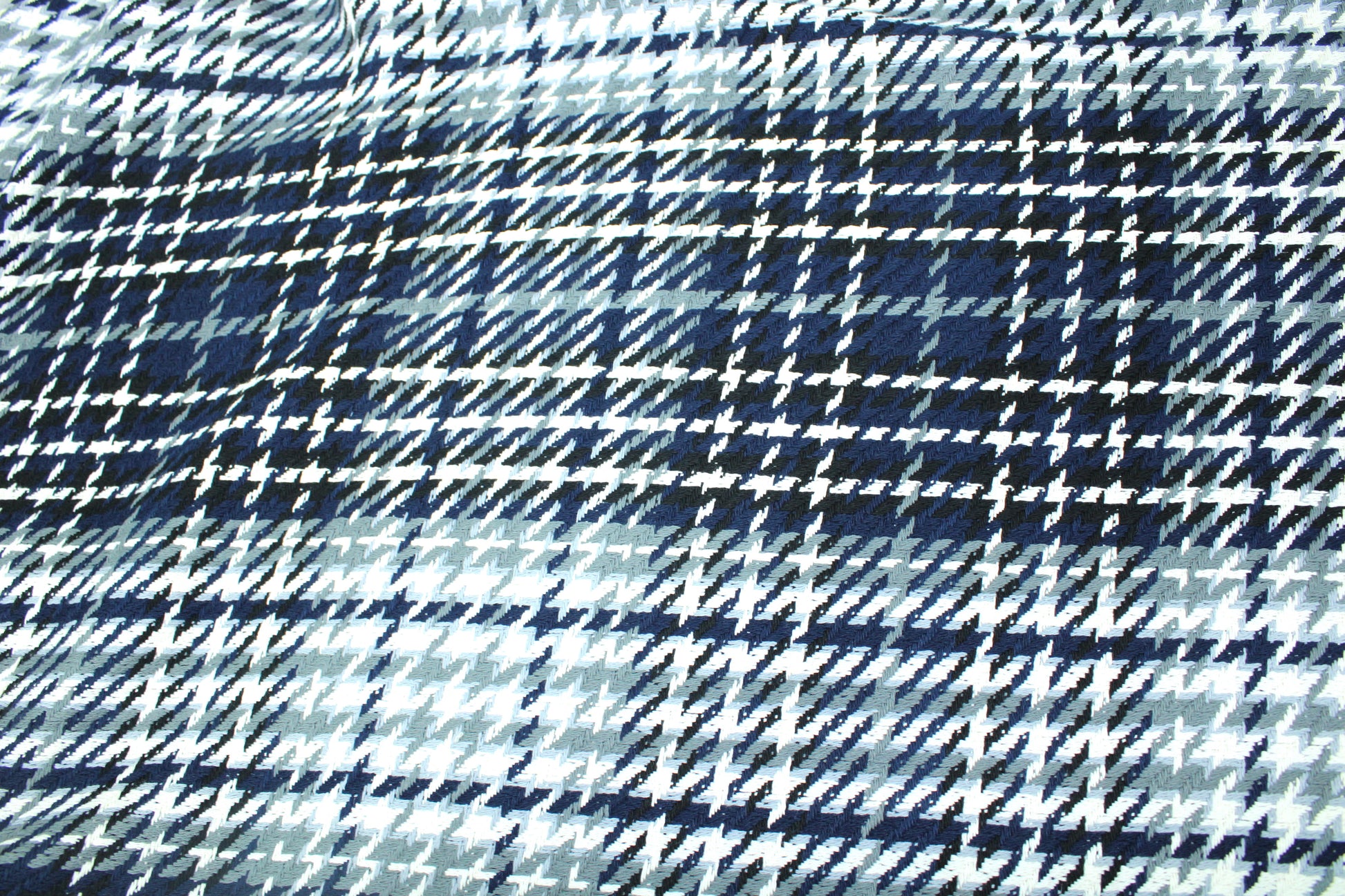 Tissu tweed coton - à carreaux bleu marine, blanc et gris - photo 4/5 | So Tissus
