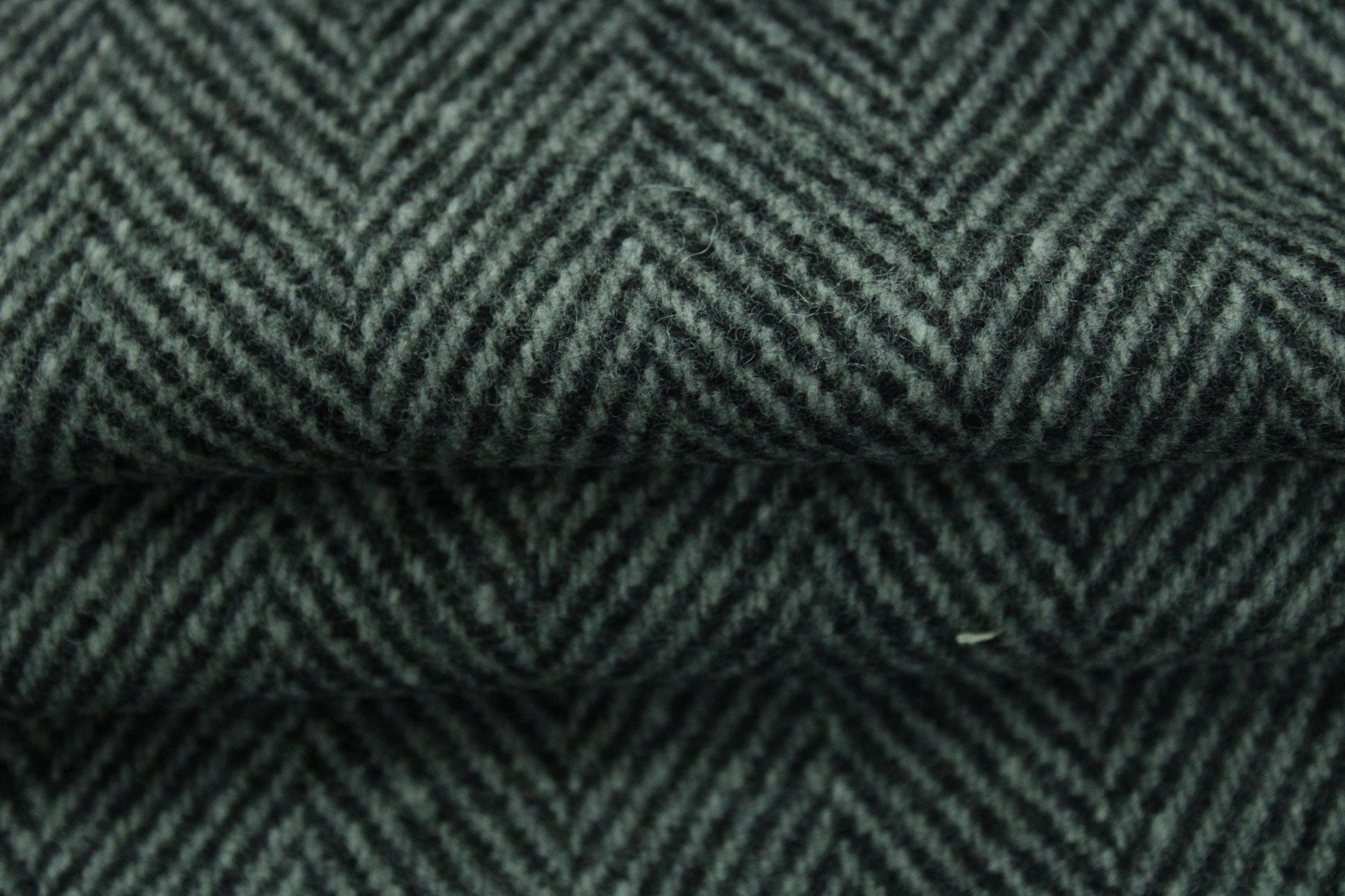 Tissu drap de laine - chevron - gris et noir - photo 2/4 | So Tissus